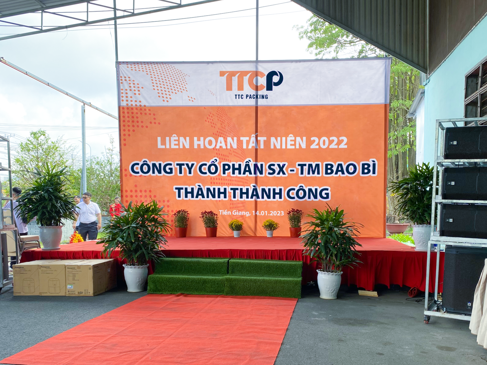 Lễ tất niên ttc bao bì
