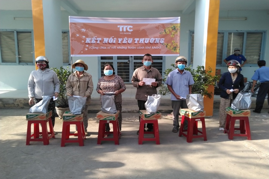 Spreading the Spirit of Sharing Tet with Green Packaging