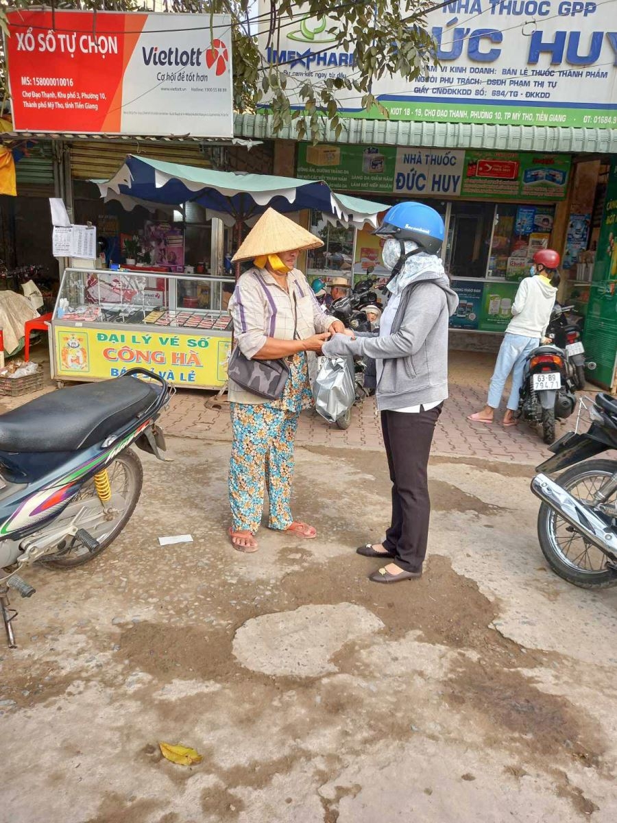 Giup đỡ lẫn nhau